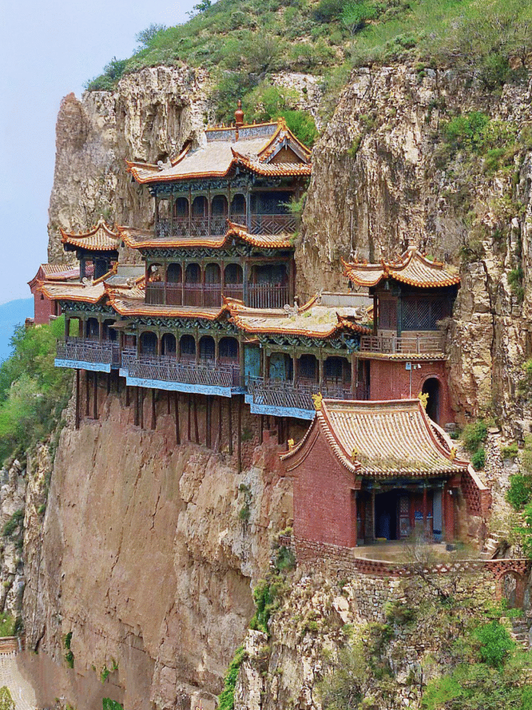 懸空寺 Hanging Temple on cliff near Mount Heng, Shanxi