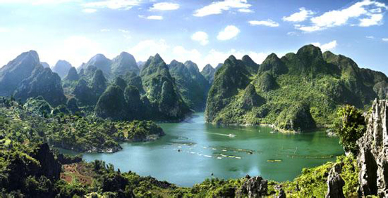 Wanfeng Lake surrounded by mountains in Guizhou, China